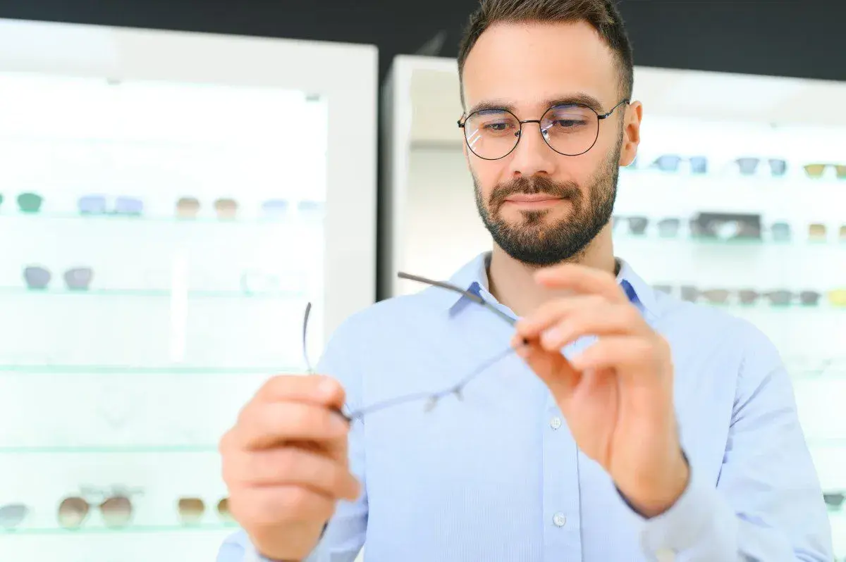 Czy optometrysta wykryje astygmatyzm? Poznaj prawdę o diagnozie