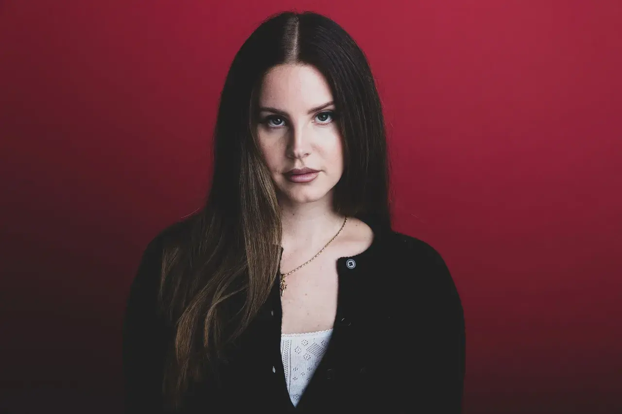 Lana Del Rey ile ma lat? Zaskakujący wiek artystki i jej kariera.