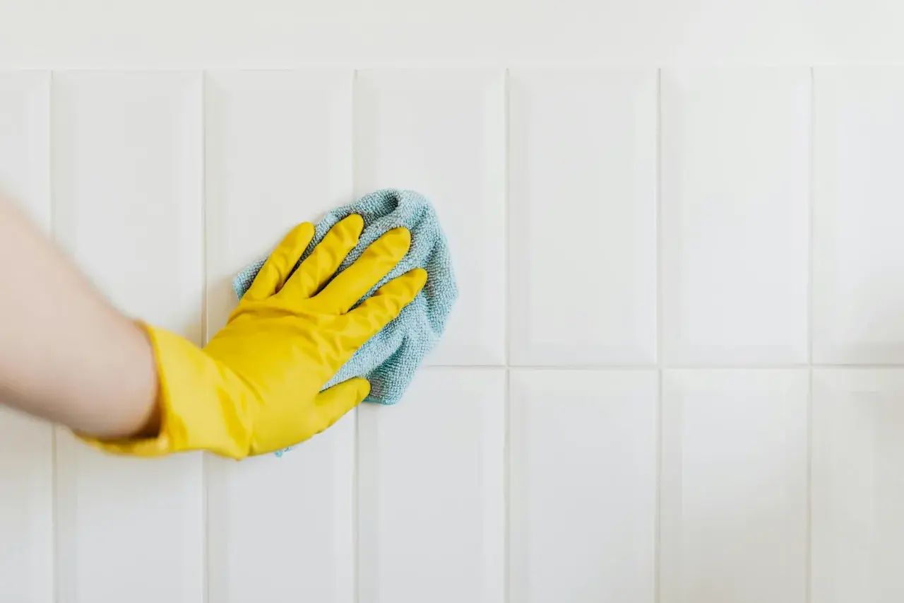 Czernidło do plastików – sposób na estetyczne i trwałe wykończenie