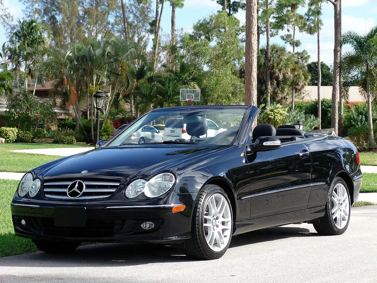 Mercedes-Benz CLK Class: historia, specyfikacje i unikalne cechy luksusu
