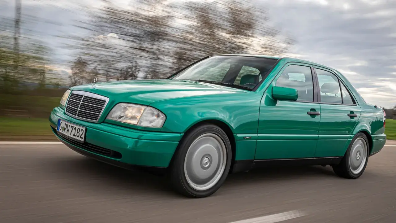 Mercedes-Benz C Class W202 – Kluczowe informacje o legendarnym modelu