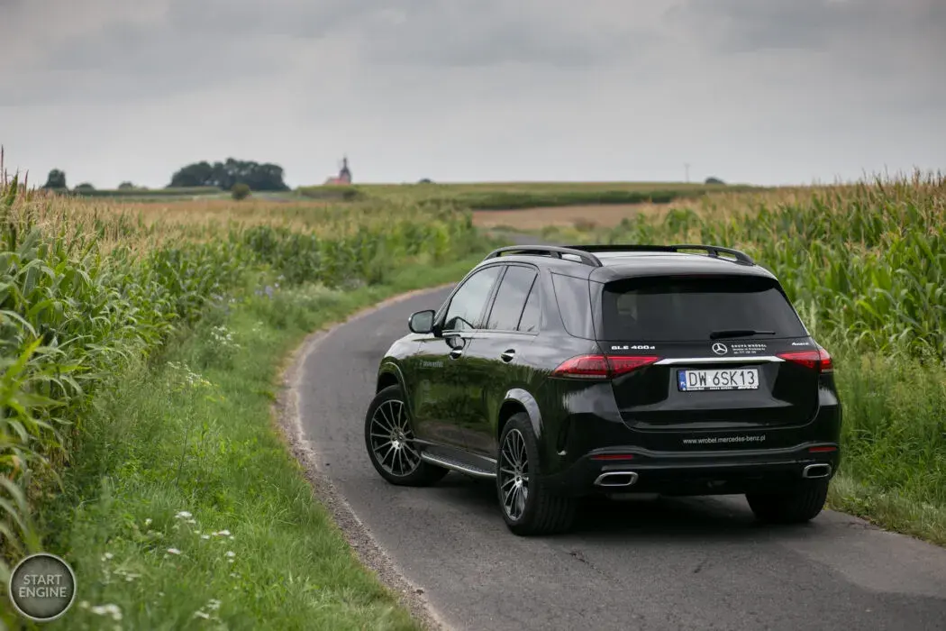 Mercedes GLE 400 d - pełne specyfikacje, cechy i porównania modeli
