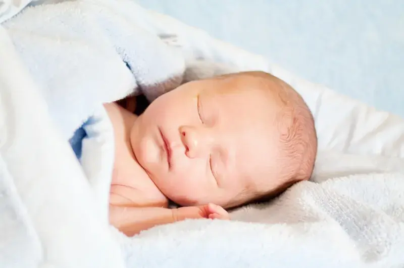 Kto płaci za badania DNA zlecone przez sąd? Ważne informacje i wyjątki