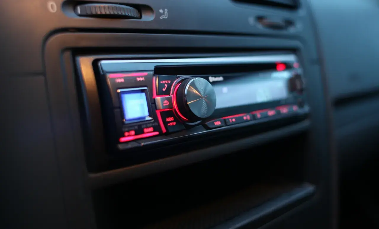 Odkryj 10 powodów, dla których radio samochodowe odmieni Twoje podróże!