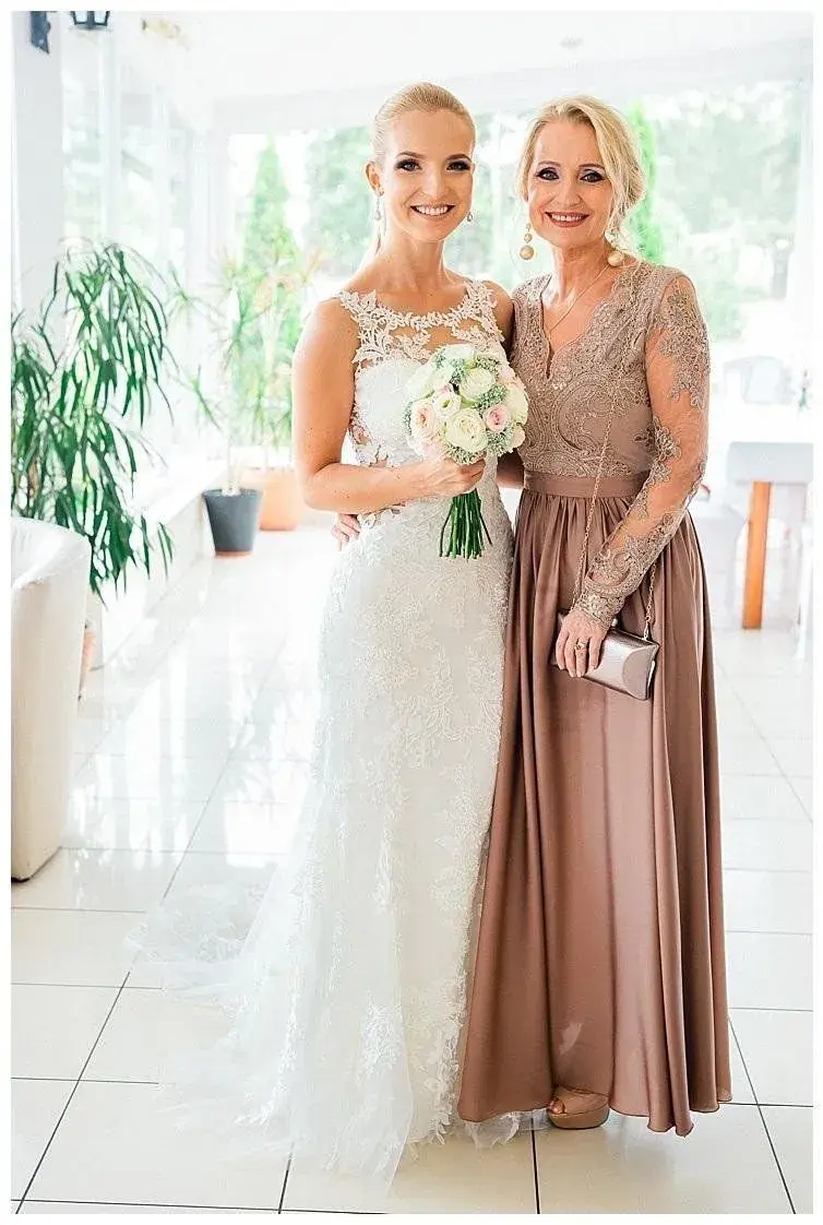 Jak powinna się ubrać mama pana młodego na ślub? Eleganckie wskazówki i modne inspiracje