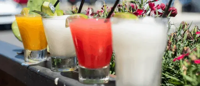 Prosty drink z malibu - łatwe przepisy na pyszne koktajle w domu