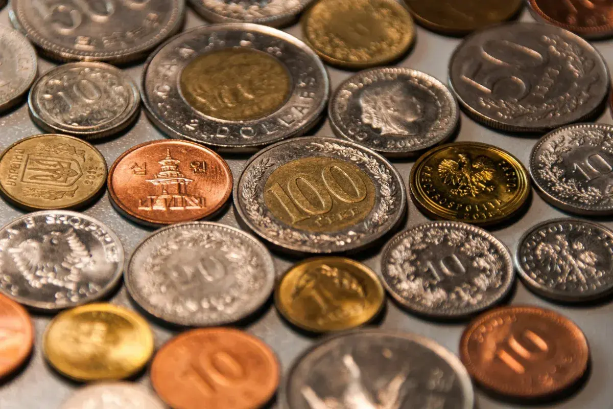 Mam ‘stare’ monety – Ile naprawdę są warte? 5 czynników decydujących o cenie monety kolekcjonerskiej