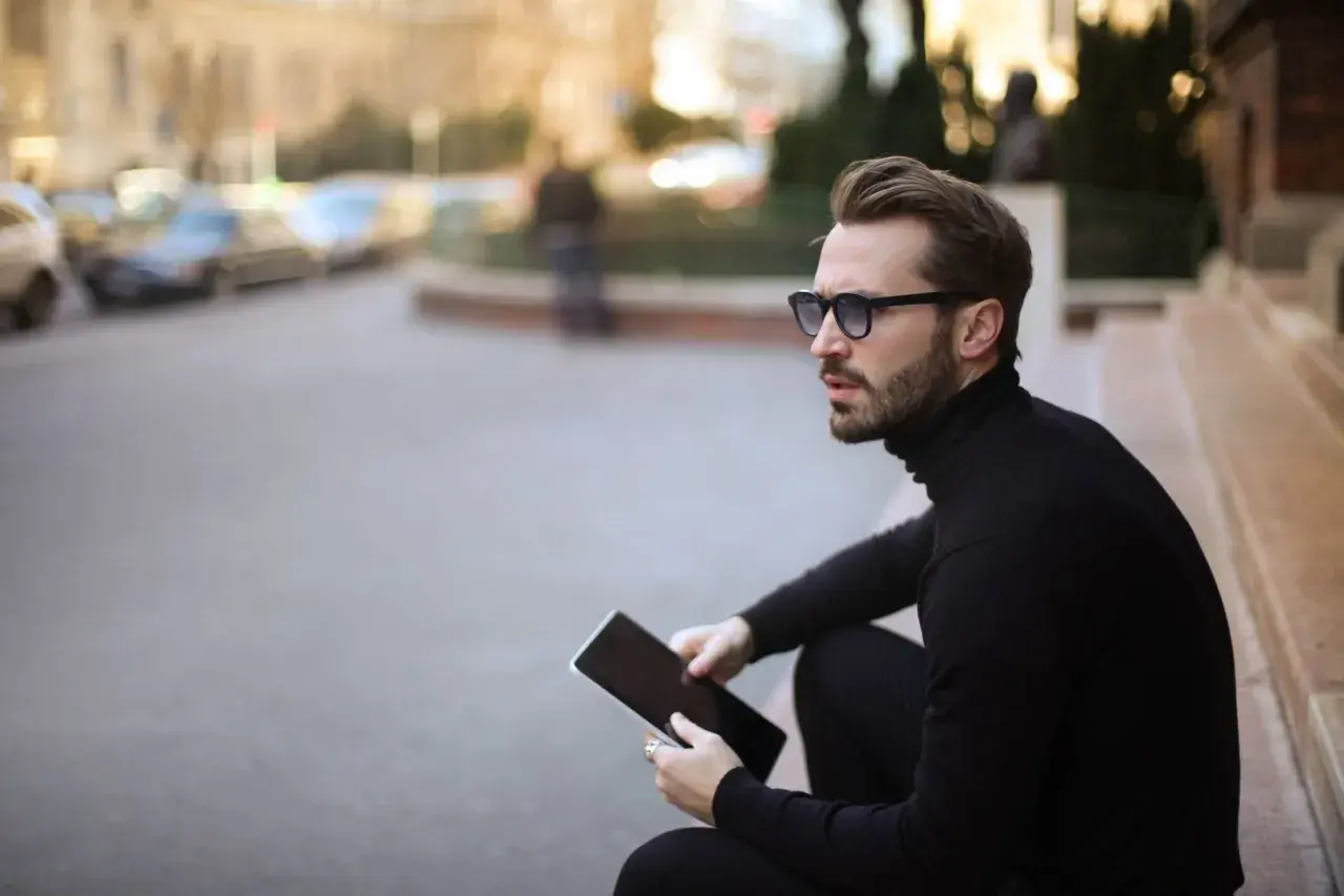 Jakie fryzury podobają się kobietom? Poznaj najmodniejsze style i kolory.
