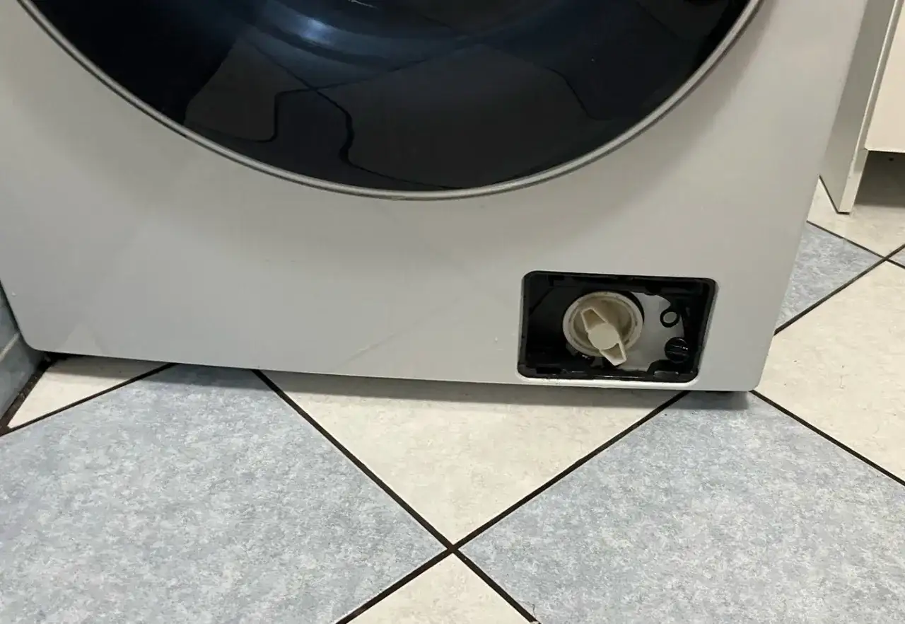 Filtr pompy w pralce Samsung, być może problem z błędem 5c.