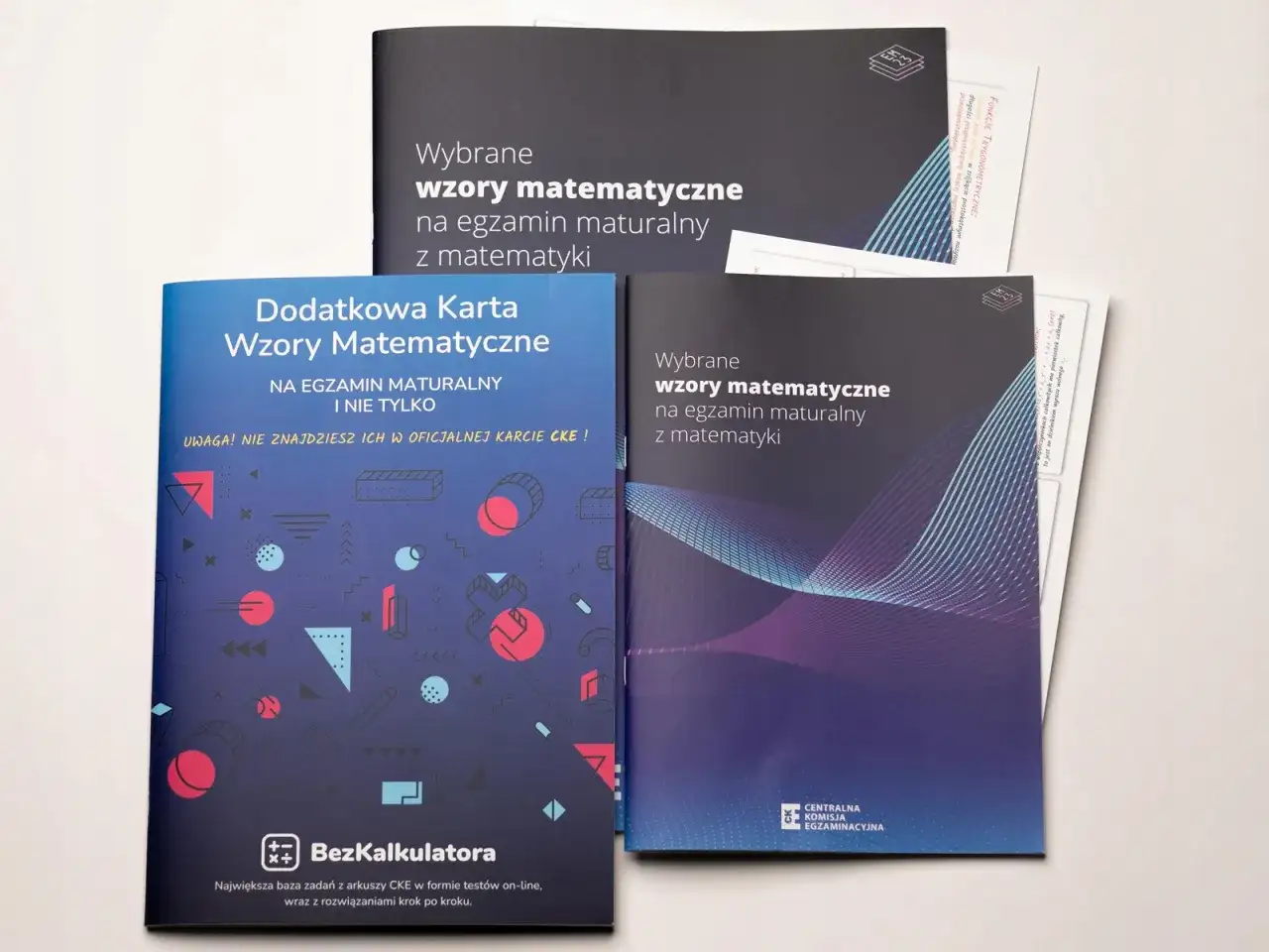 Trzy okładki materiałów edukacyjnych z matematyki na maturę, z grafikami i tytułami.