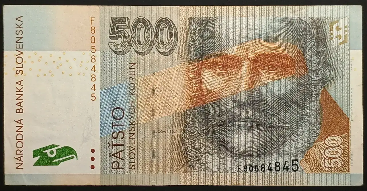 Słowacja kiedyś używała korony słowackiej, jak ta banknot 500 korun. Teraz jest euro.