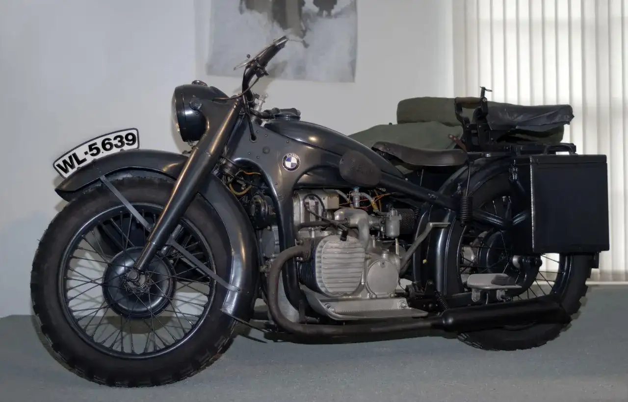 BMW R75, motocykl z II wojny światowej, którego bmw kraj pochodzenia to Niemcy.