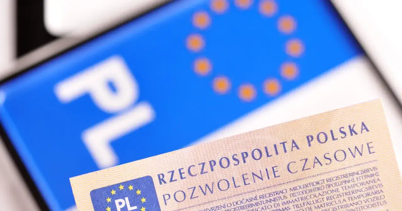Dowód rejestracyjny tymczasowy, czy trzeba mieć przy sobie dowód rejestracyjny? Dokument z PL i gwiazdkami UE.