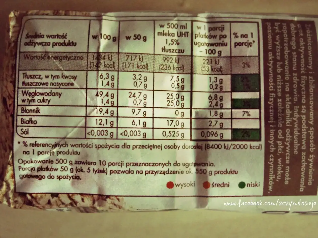 Tabela z wartościami odżywczymi płatków. Podaje kalorie, tłuszcze, węglowodany, błonnik, białko i sól w 100g, 50g, w 500ml mleka i w porcji po ugotowaniu.