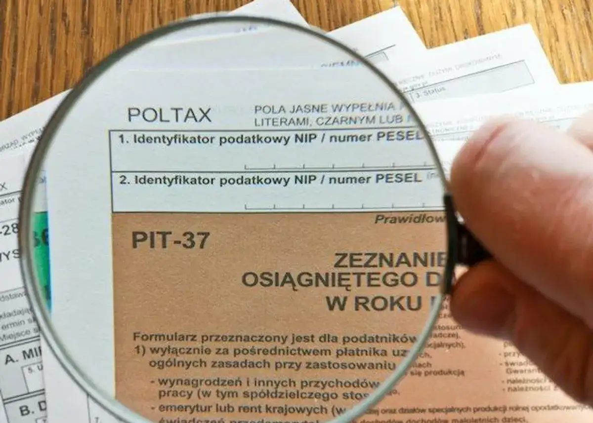 Formularz PIT-37 pod lupą. Dowiedz się, jak obliczyć podatek dochodowy wzór.
