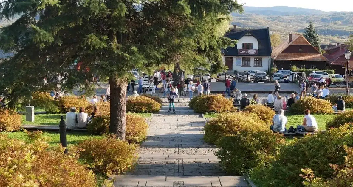 Gdzie zjeść w Lanckoronie? Odkryj najlepsze lokale gastronomiczne