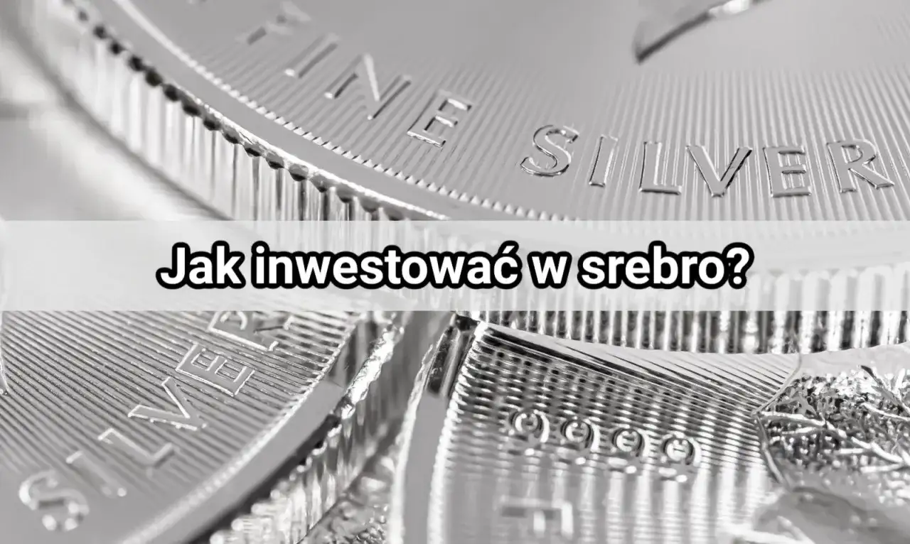 Zbliżenie na błyszczące monety z napisem "FINE SILVER". Tekst "Jak inwestować w srebro?" sugeruje, że warto rozważyć ten metal szlachetny.