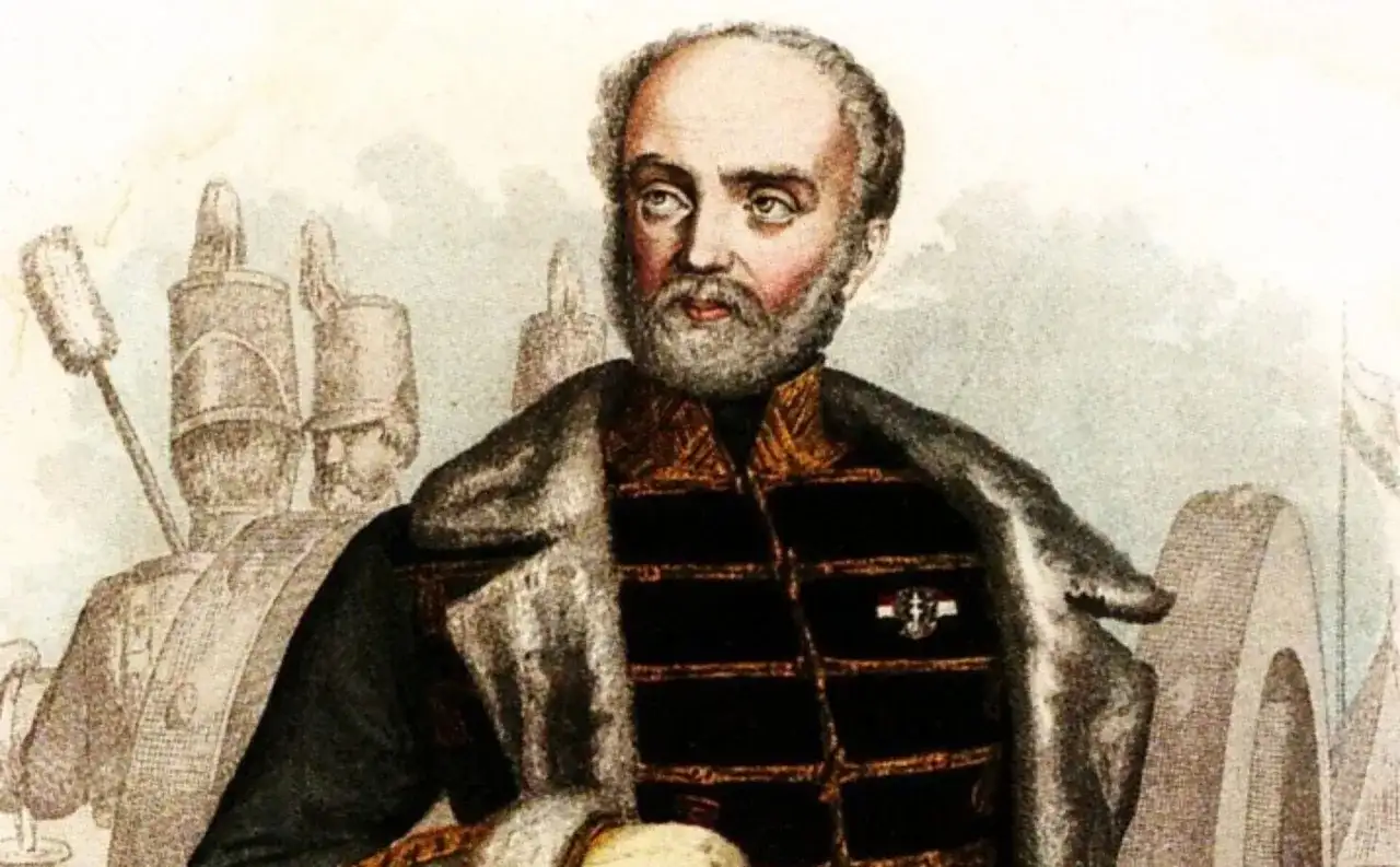 Portret mężczyzny w mundurze wojskowym, z wąsami i brodą. W tle żołnierze w nakryciach głowy. Bem.