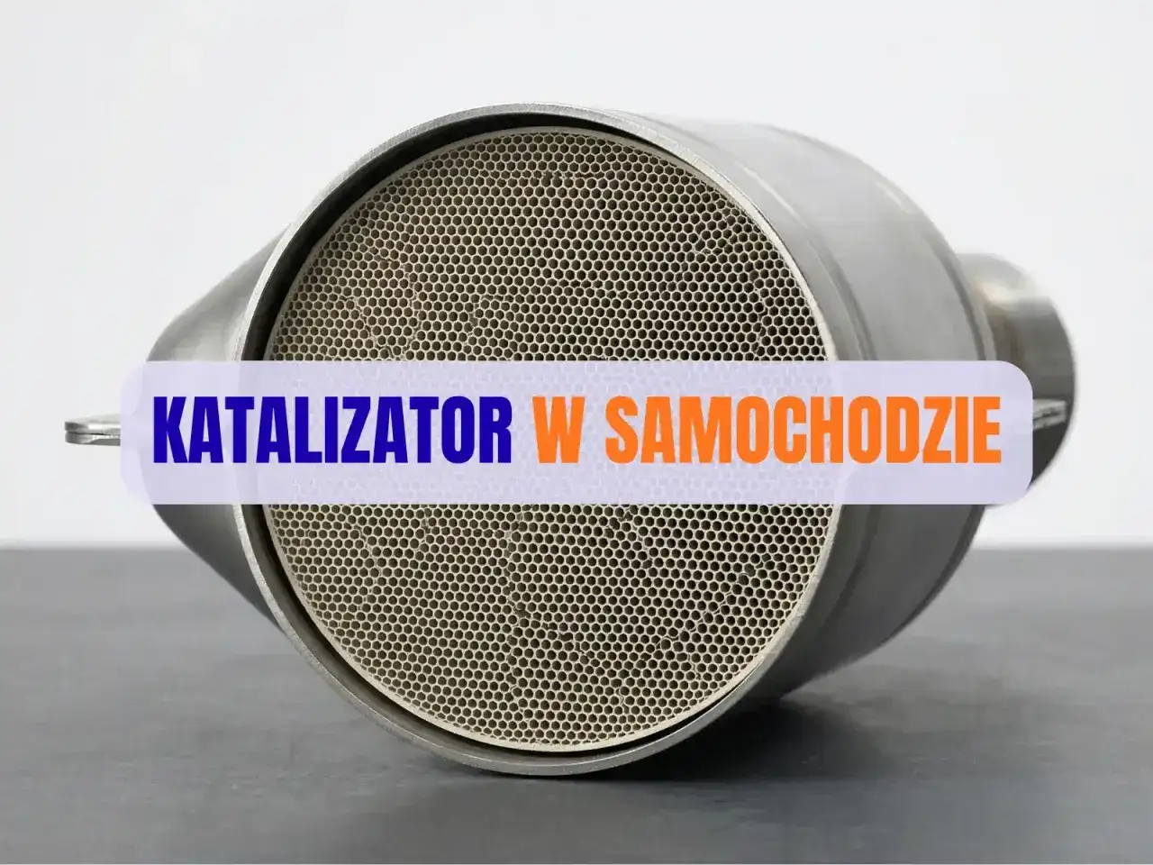 Nowy katalizator samochodowy, gotowy do montażu. Dbałość o czyszczenie katalizatora to klucz do ekologicznej jazdy.