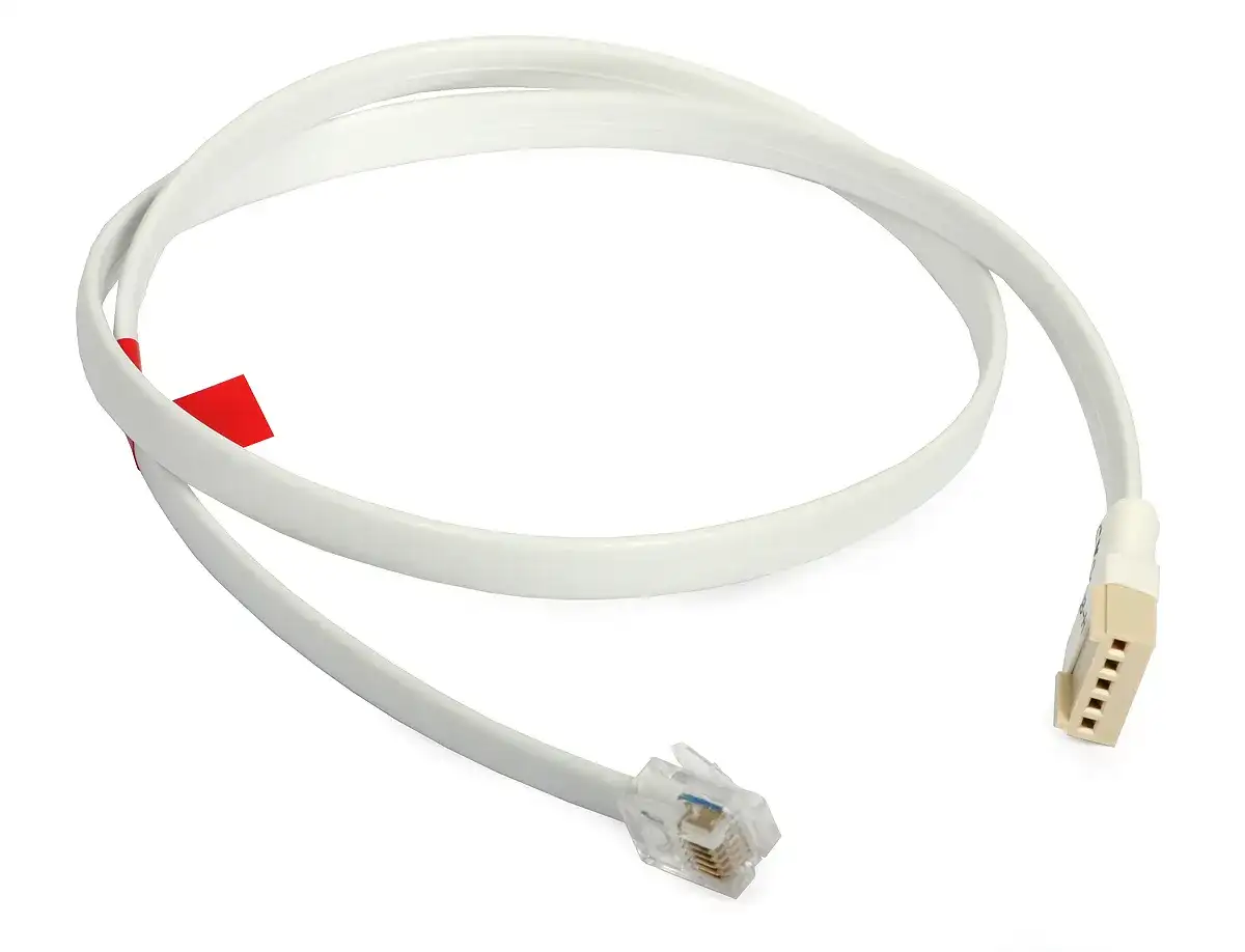 Biały kabel do programowania z wtyczkami RJ11 i 4-pinową złączką. Idealny do konfiguracji urządzeń.