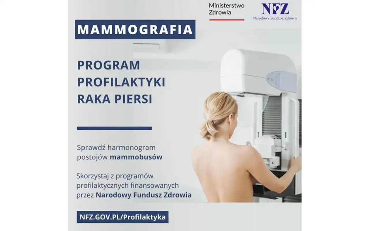 Kobieta poddaje się badaniu mammograficznemu w ramach programu profilaktyki raka piersi. Sprawdź harmonogram mammobusów na NFZ.GOV.PL/Profilaktyka.