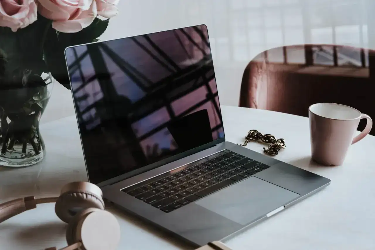 Jak włączyć laptopa za pomocą klawiatury, gdy przycisk nie działa