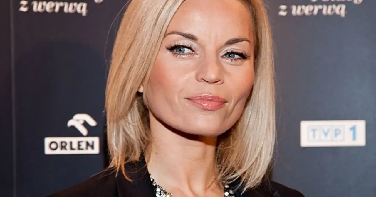 Blondynka z błękitnymi oczami, która polskie gwiazdy rzuciły studia na ostatnim roku dla kariery.