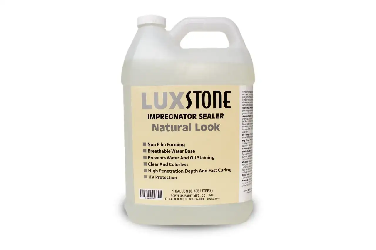 Impregnat LuxStone w galonowym opakowaniu, chroniący kamień i beton przed plamami i promieniami UV.
