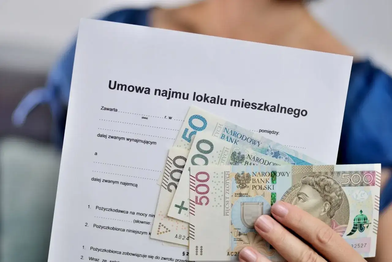 Umowa najmu lokalu mieszkalnego z polskimi banknotami. To może być początek udanego najmu krótkoterminowego.
