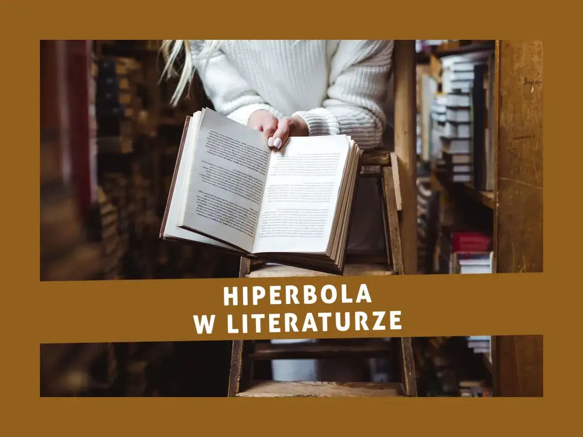 Otwarta księga w bibliotece, z tekstem "Hiperbola w literaturze".