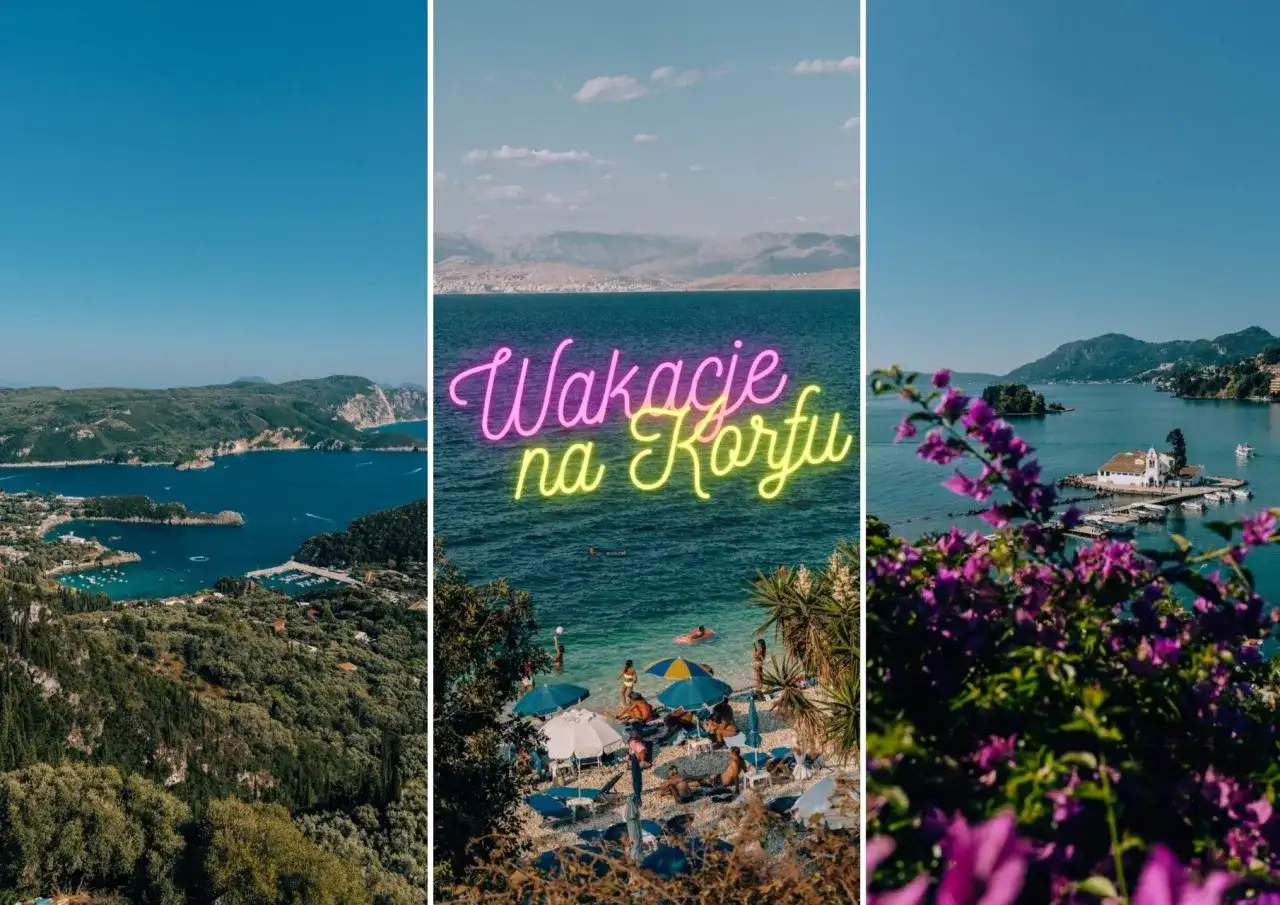 Widok na zatokę i miasteczko na Korfu. Neonowy napis "Wakacje na Korfu" nad plażą.