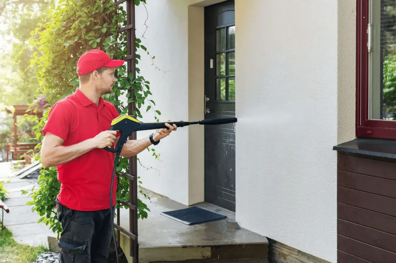 Jak umyć elewację silikonową bez ryzyka uszkodzenia powierzchni