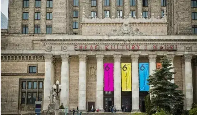 Jak wejść do teatru 6 piętro w Pałacu Kultury i Nauki w Warszawie