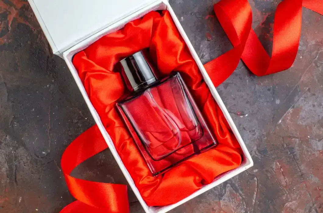 Jak zapakować perfumy na prezent w kreatywny i elegancki sposób