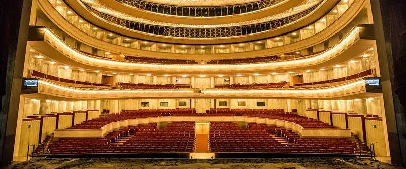 Kiedy powstała opera? Poznaj fascynującą historię gatunku