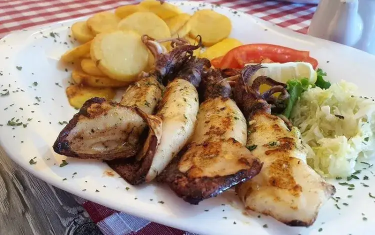 Co warto zjeść w Chorwacji? Odkryj smaki, które zachwycają!
