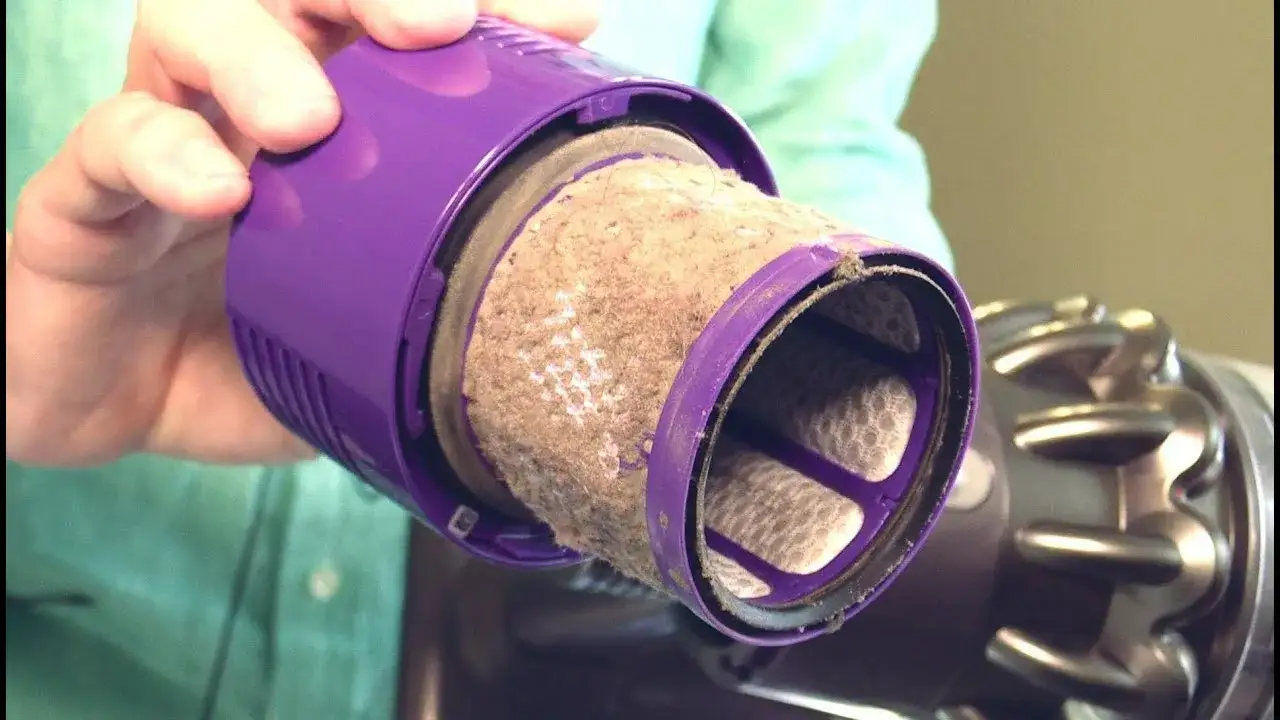 Jak czyscić filtr Dyson Airwrap, aby uniknąć problemów z urządzeniem