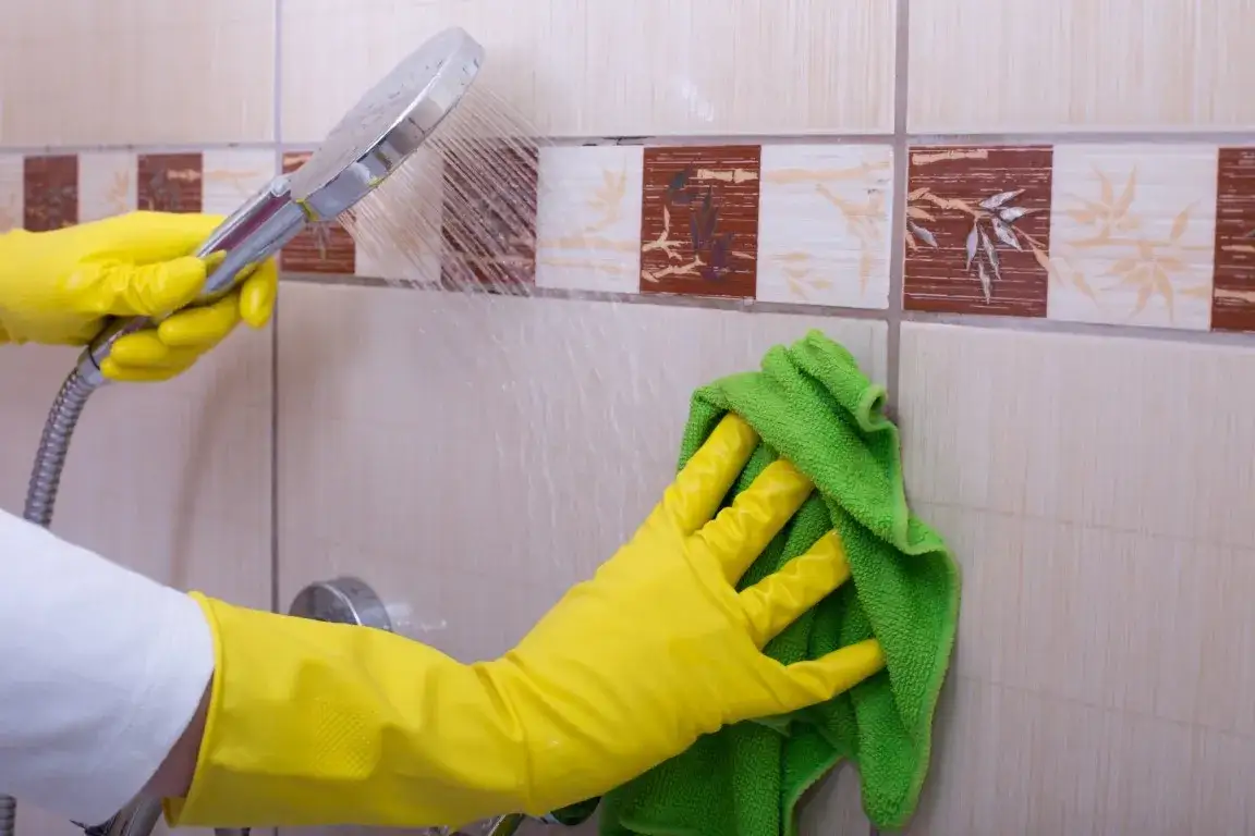 Jak usunąć kamień z kafelek - Skuteczne metody na limescale w domu