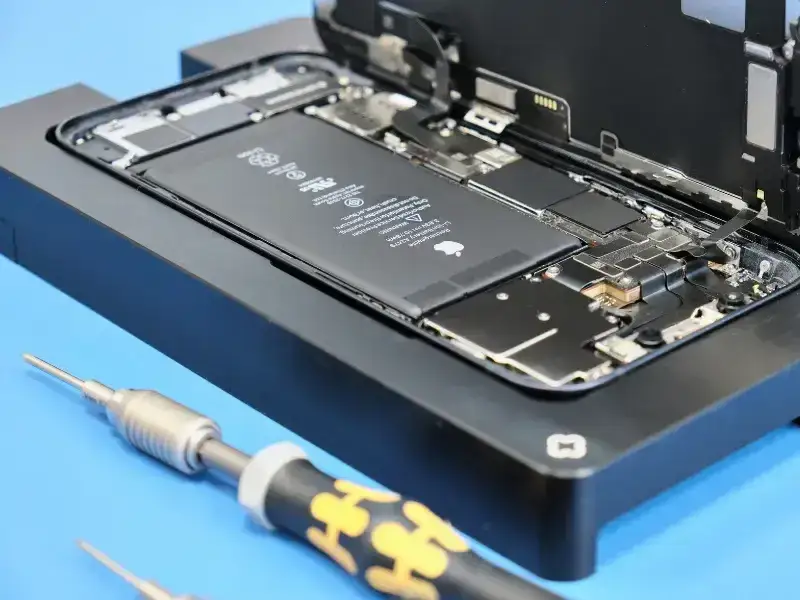 Ile trwa wymiana baterii w iPhone? Sprawdź, co musisz wiedzieć