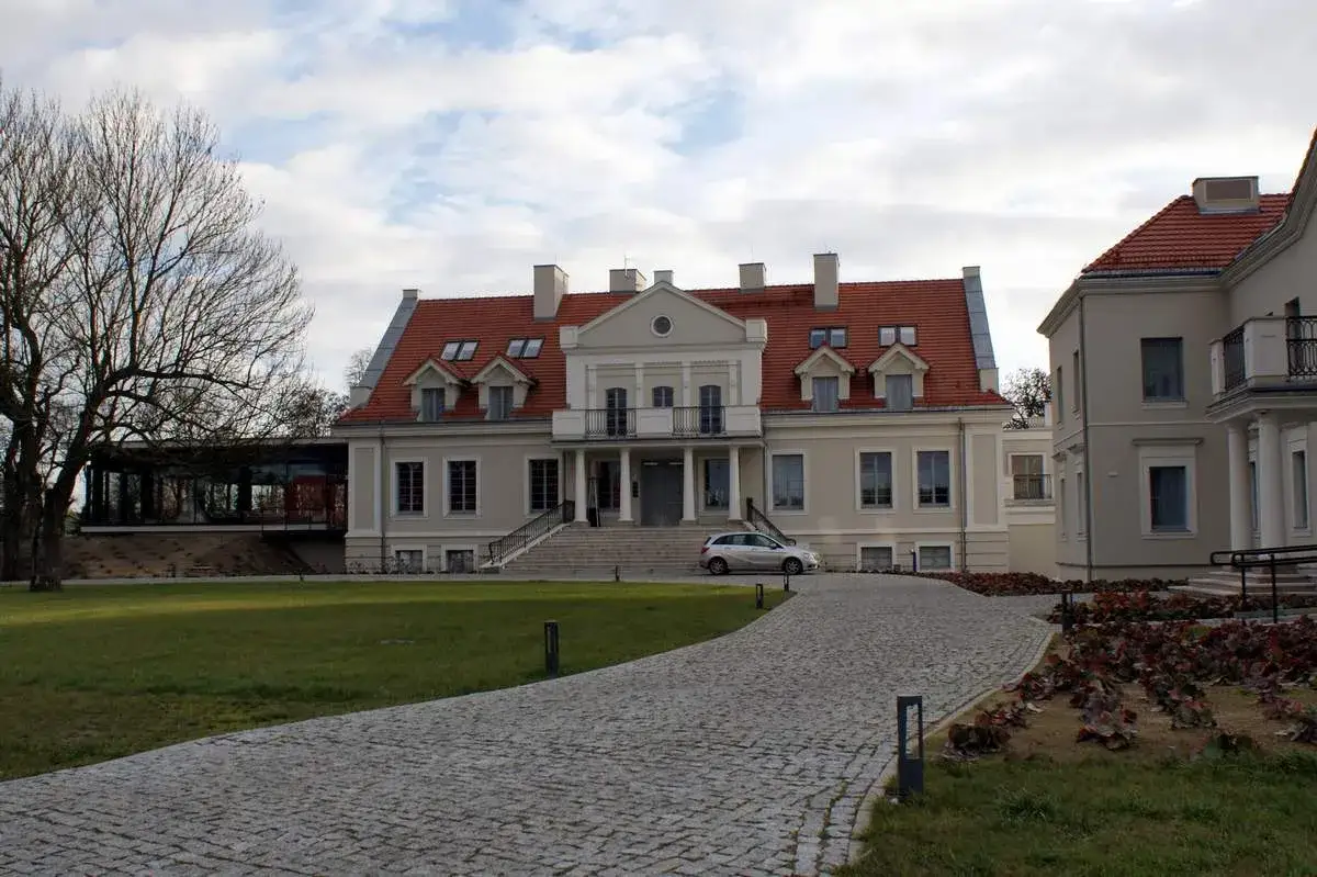 Chomiąża Szlachecka: skarby historii i atrakcje turystyczne