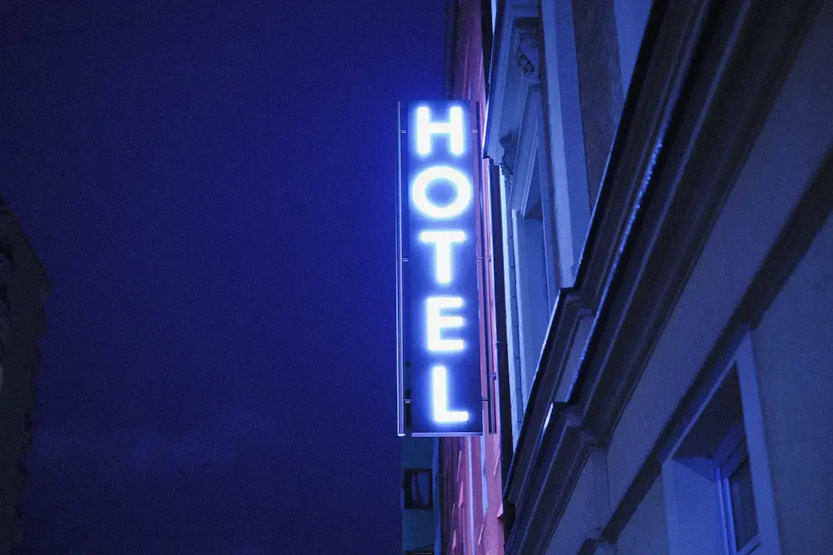 Za co hotel dostaje gwiazdki? Odkryj tajemnice oceny hoteli w Polsce
