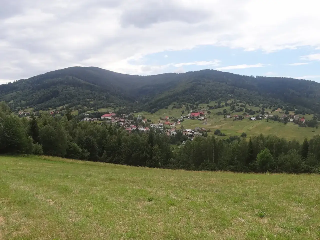 Atrakcje w Sopotni Wielkiej: Odkryj ukryte skarby Beskidów