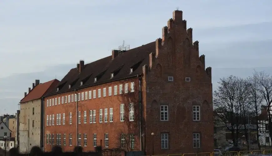 Zamek Lębork: Historia i zwiedzanie zamku w miejscowości Lębork