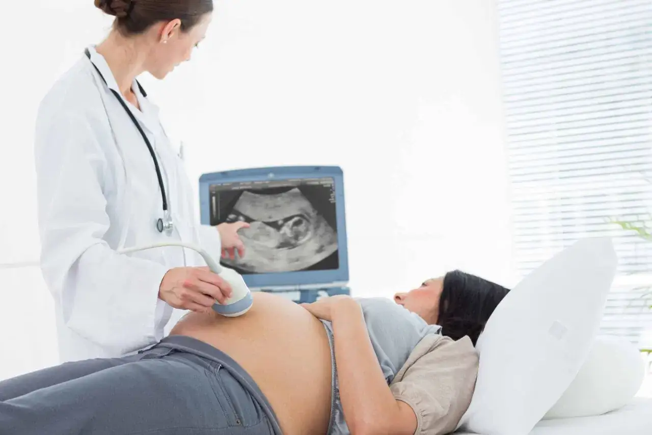Harmonogram badań prenatalnych: Kiedy i dlaczego je wykonać?