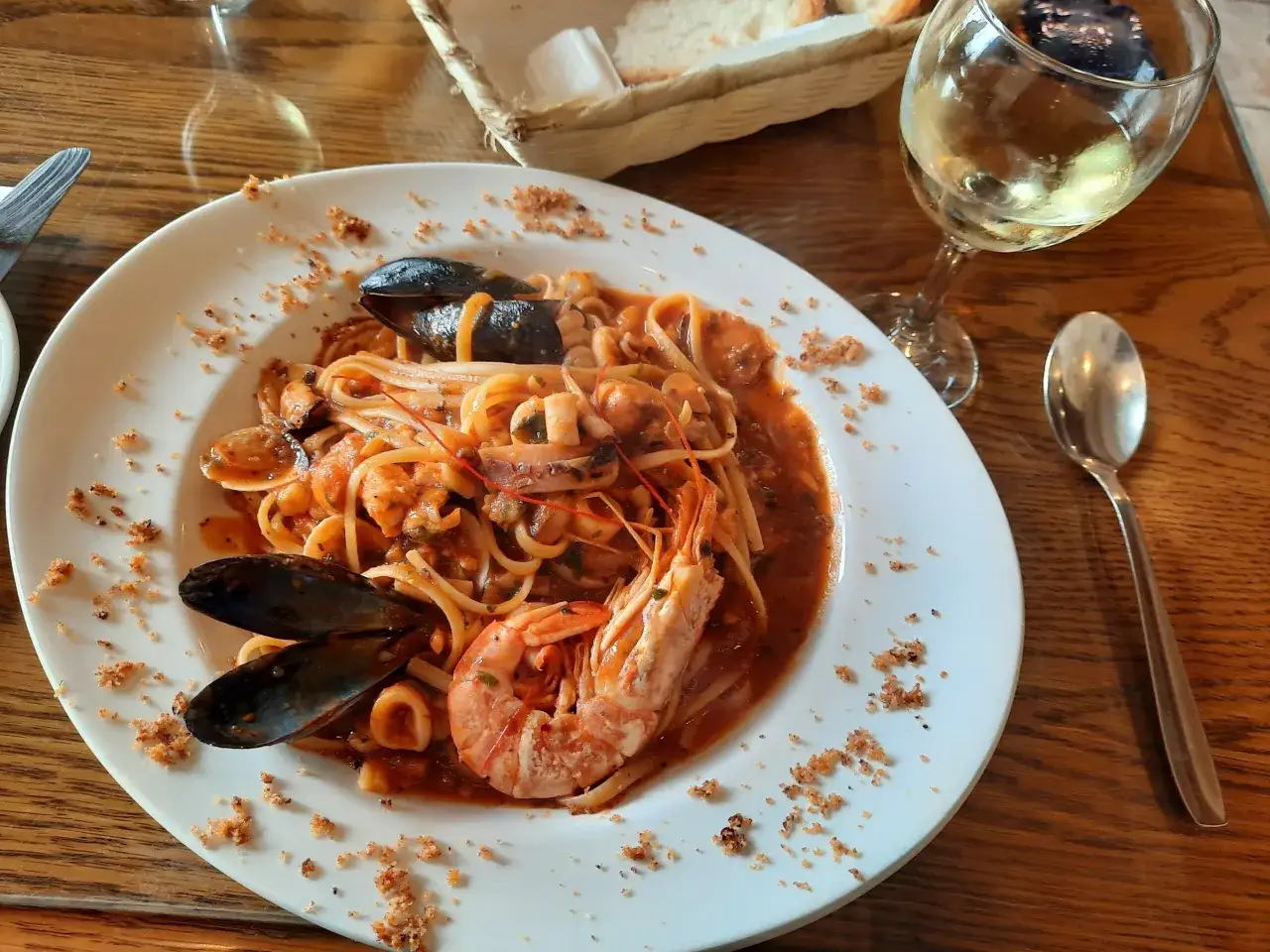 Gdzie zjeść w Marsaxlokk? Najlepsze restauracje z owocami morza