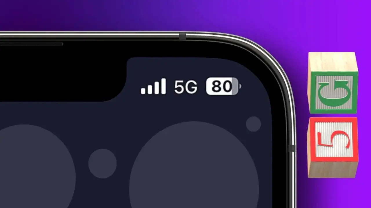 L'écran d'un iPhone 13 compatible 5G affiche le signal, la connexion 5G et le niveau de batterie. Deux blocs en bois avec les chiffres 5 et G sont à côté.