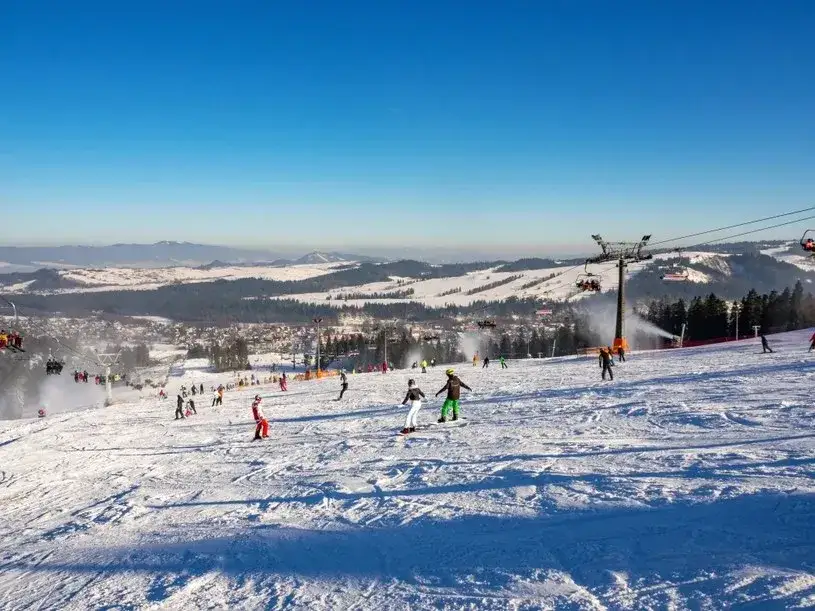 Gdzie na narty Dolny Śląsk? Odkryj najlepsze stacje i trasy narciarskie