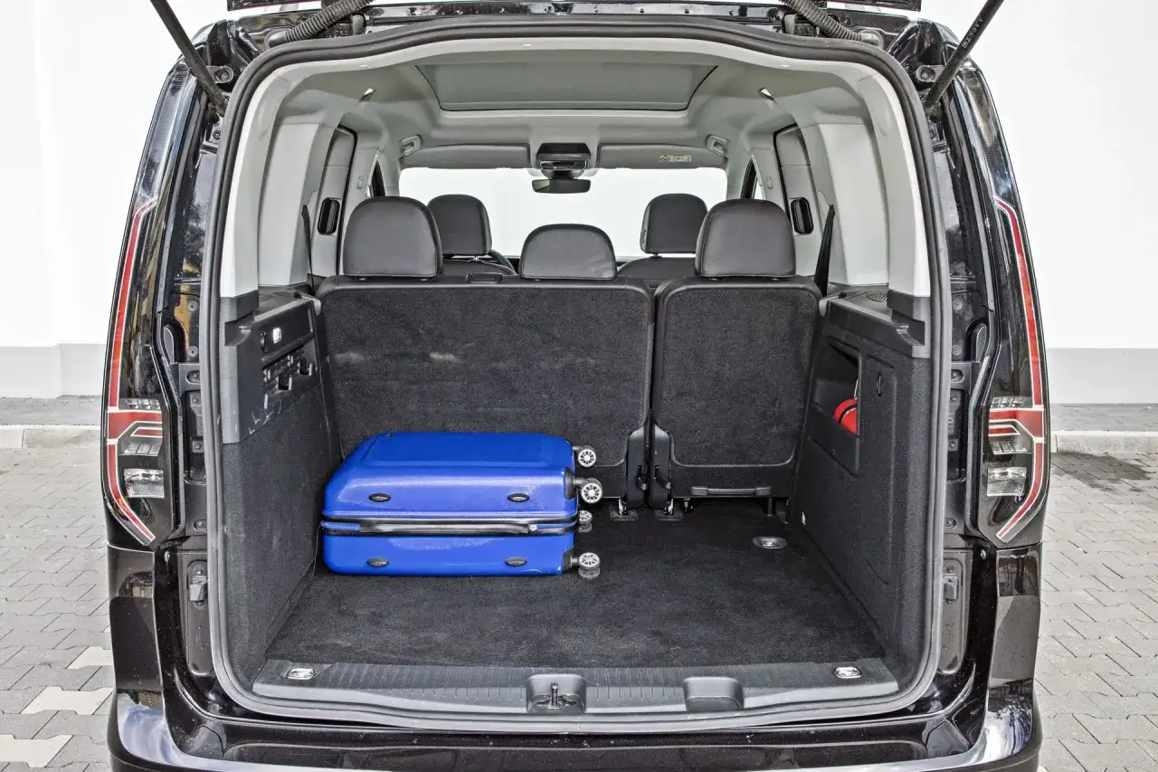 Pojemność baku VW Caddy: 50, 55 czy 60 litrów? Sprawdź zasięg!