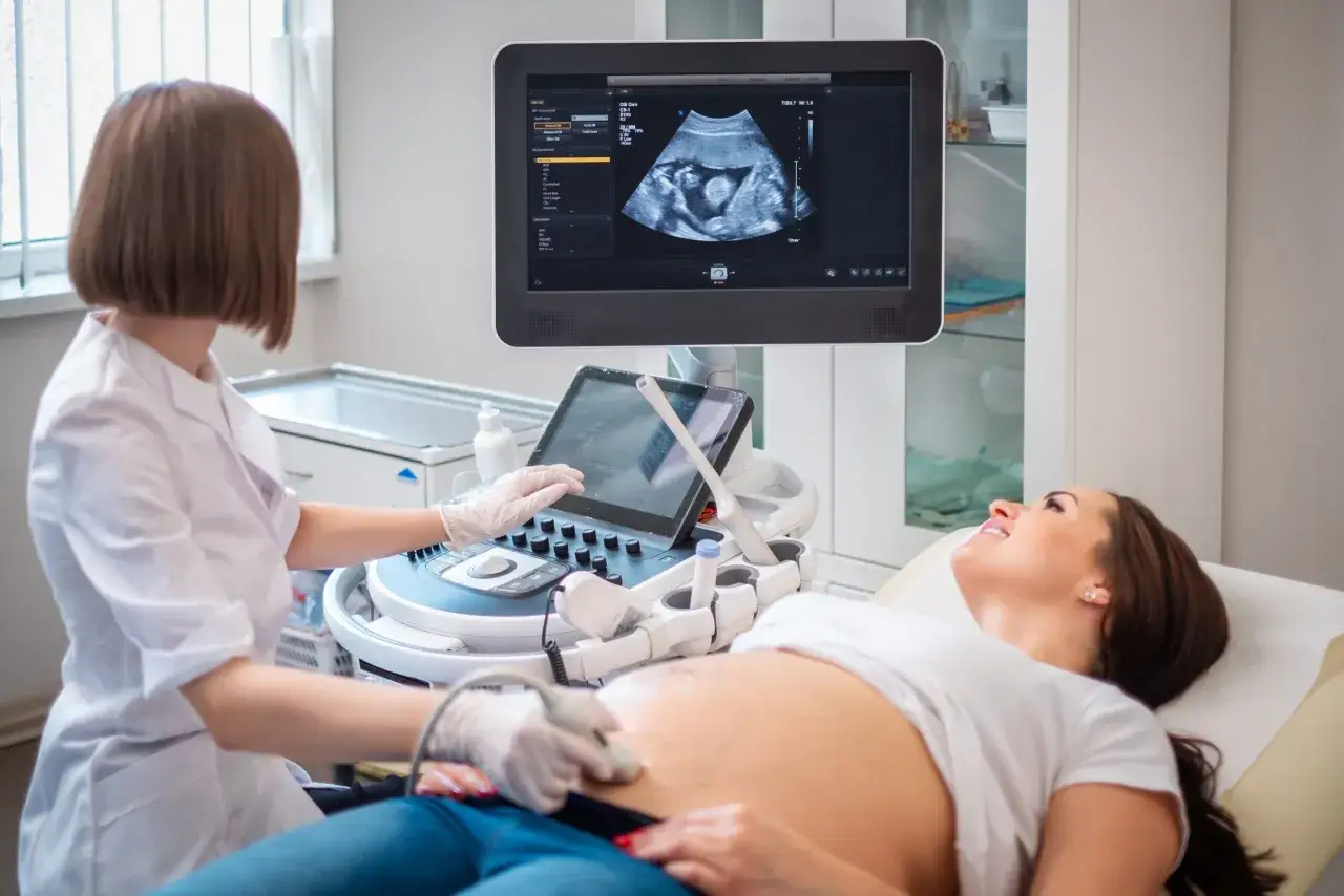 Trzecie USG prenatalne: Co sprawdza i dlaczego jest kluczowe?