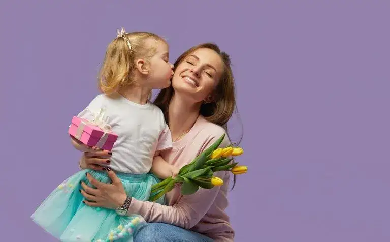 Krótkie życzenia na Dzień Mamy, które wzruszą Twoją mamę